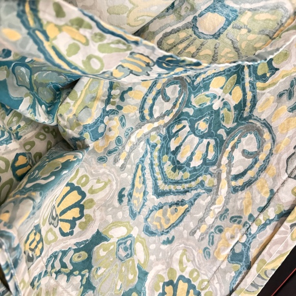 Pottery Barn Queen duvet and set of two shams